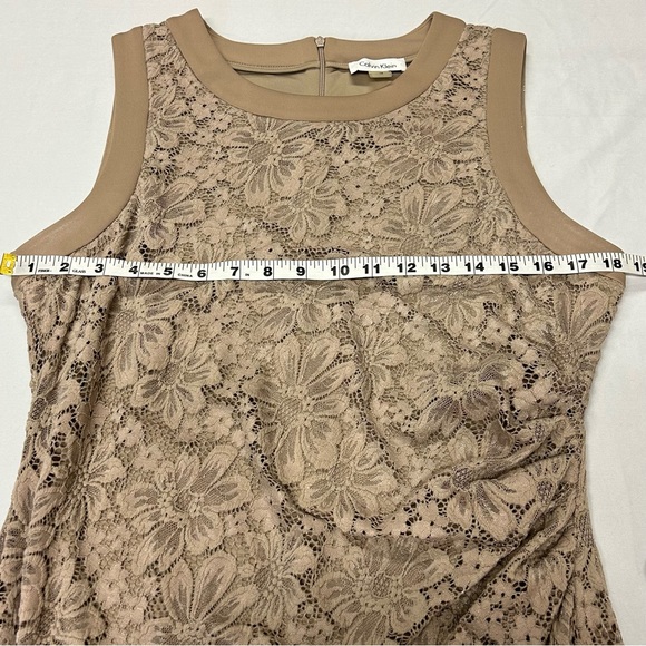 Calvin Klein Sleeveless Sheath Dress Size 14 Ruched Stretch Floral Lace Taupe - Picture 9 of 14